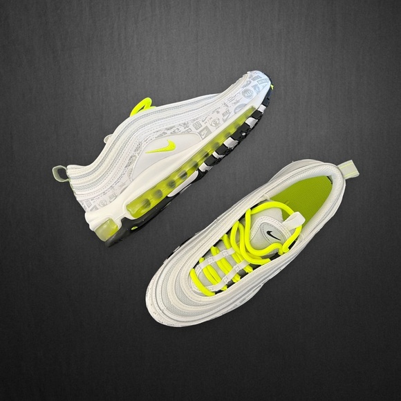 ✔️NIB✔️ NIKE Air Max 97 GS Volt Reflective Logo